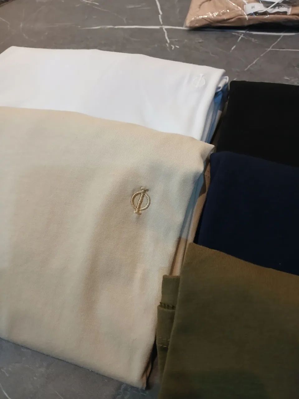 Camisas masculinas básicas - Foto 4