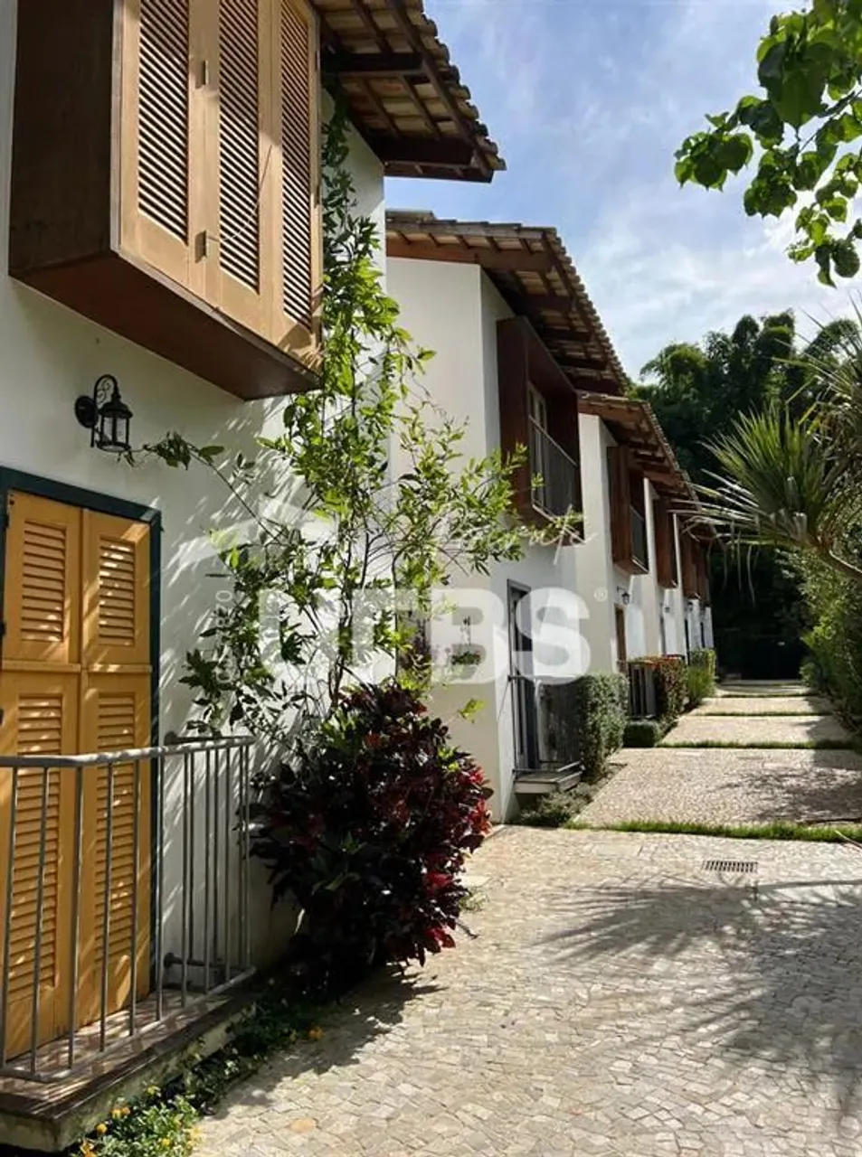 FLAT ACONCHEGANTE EM PIRENÓPOLIS