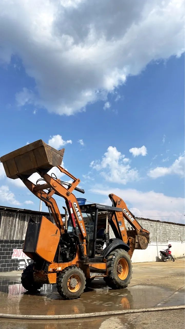 Vendo Retroescavadeira case 580n 2012