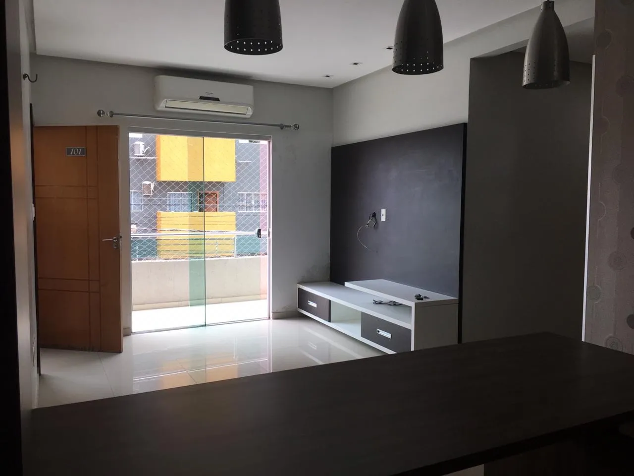 Apartamento com 2 quartos no centro - DISPONÍVEL