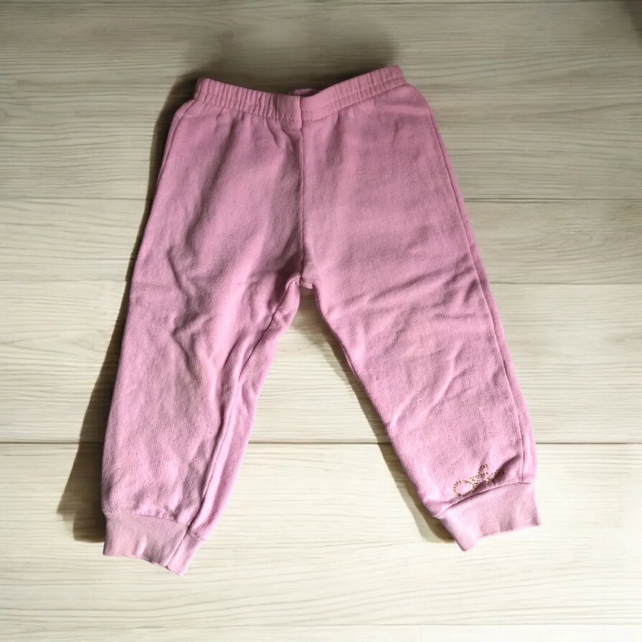 Calça infantil rosa menina veste aproximadamente 2/3 anos