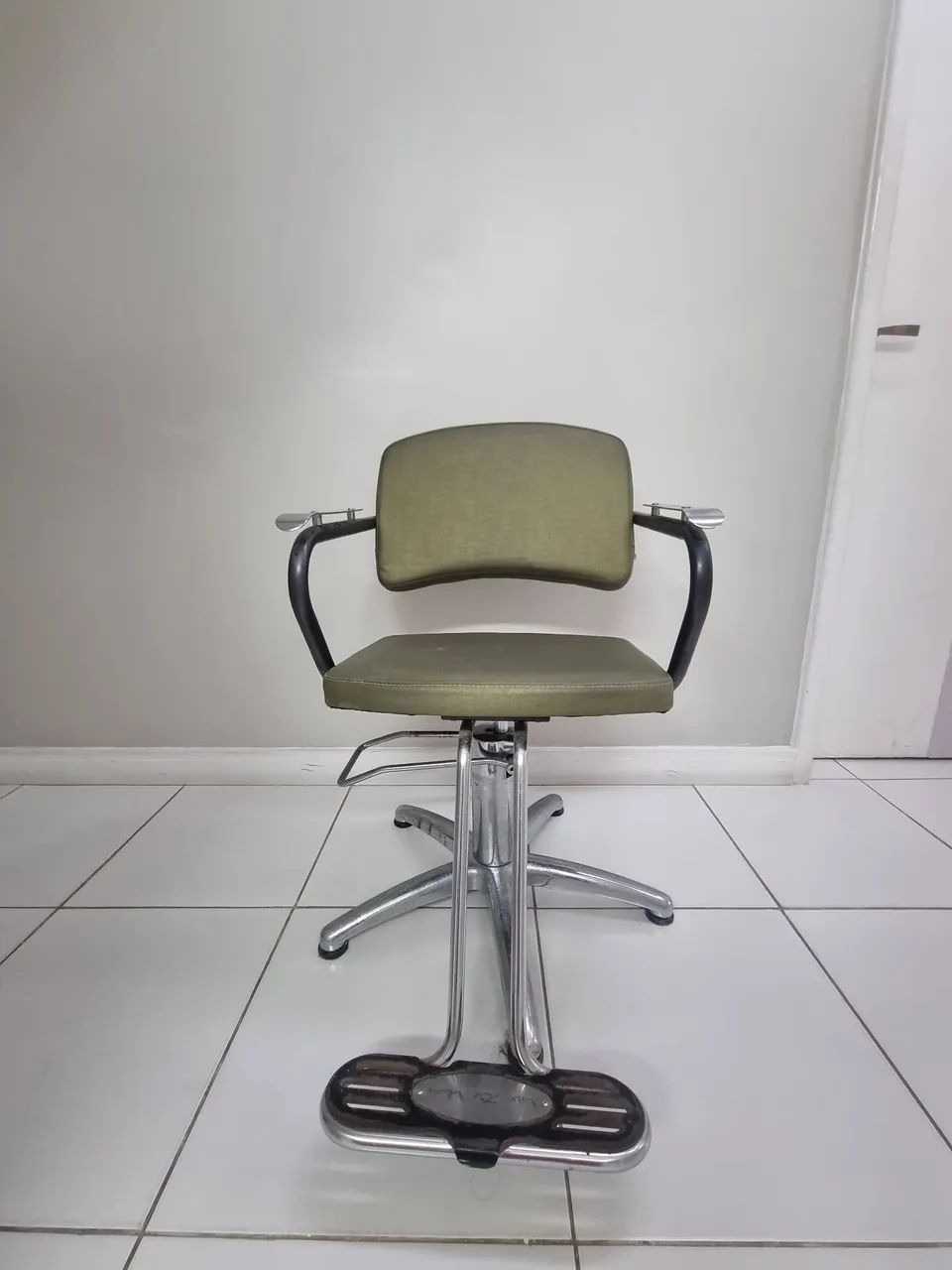 Cadeira de salão de beleza. - Foto 2