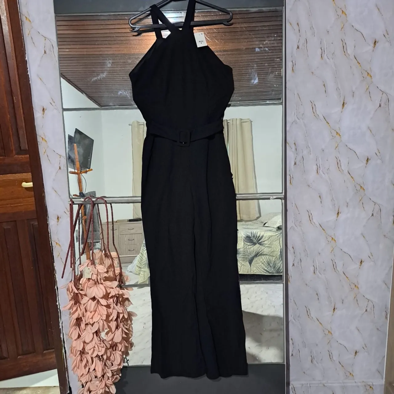 Macacão Preto com Detalhe no Cinto
