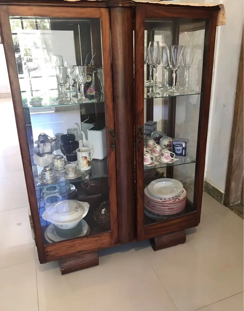 *Cristaleira de Madeira  anos 50* - Foto 2