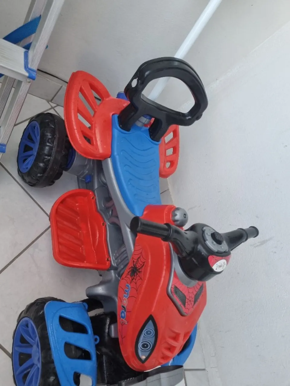 Vendo quadriciculo infantil homem aranha 