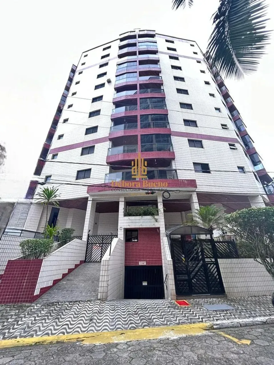 LOCAÇÃO PERTO DA PRAIA !!! OTIMA LOCALIZAÇÃO 1DORM 1SUITE 1VAGA DE GARAGEM