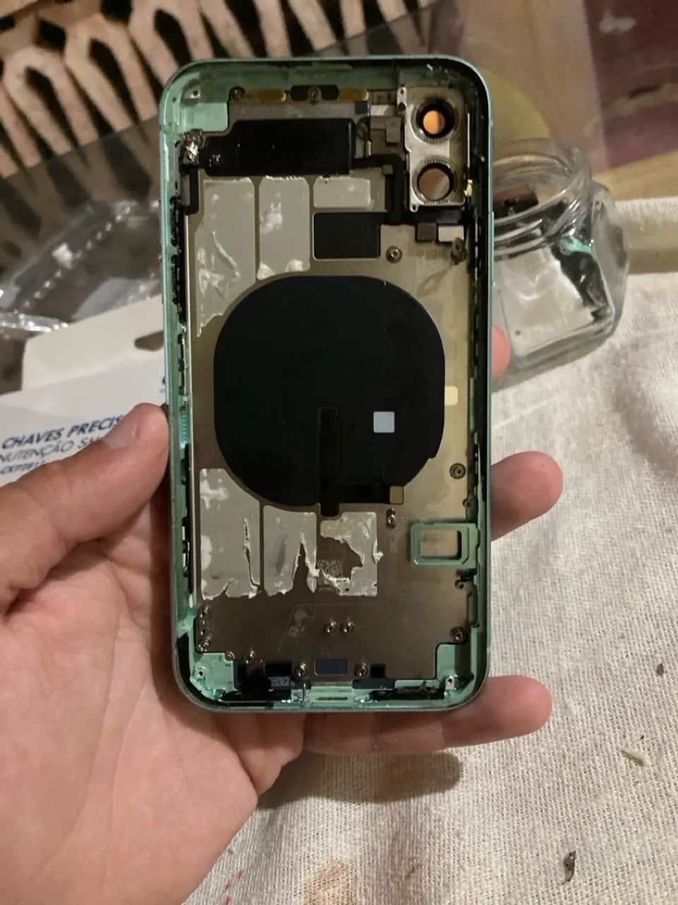 Carcaça iphone 11 verde em perfeito estado  - Foto 3