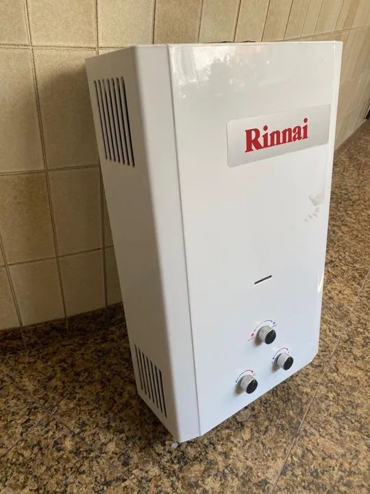 Aquecedor  Rinnai 20 litros em perfeito estado.