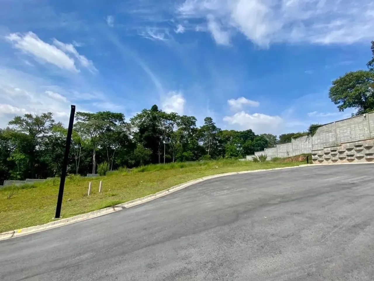 LOTE DE ALTO PADRÃO - Foto 2