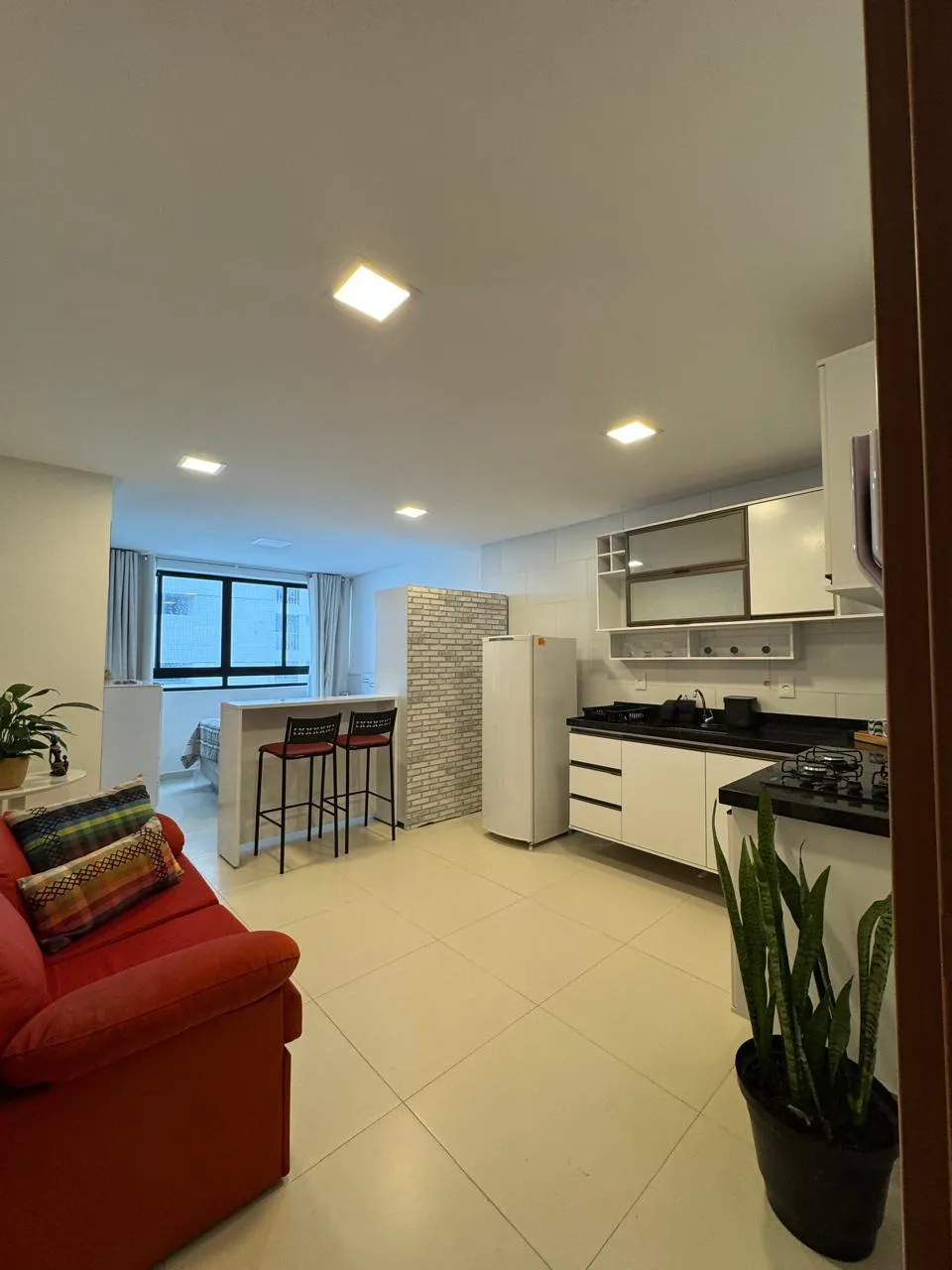 ALUGA-SE excelente flat mobiliado 27m2 com 1 quarto bairro do Jardim Oceania - João Pessoa