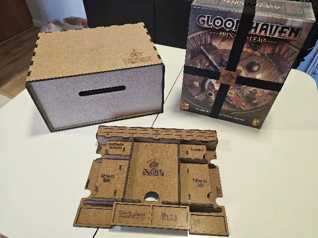 Gloomhaven presas de leão + insert + 4 paineis com case