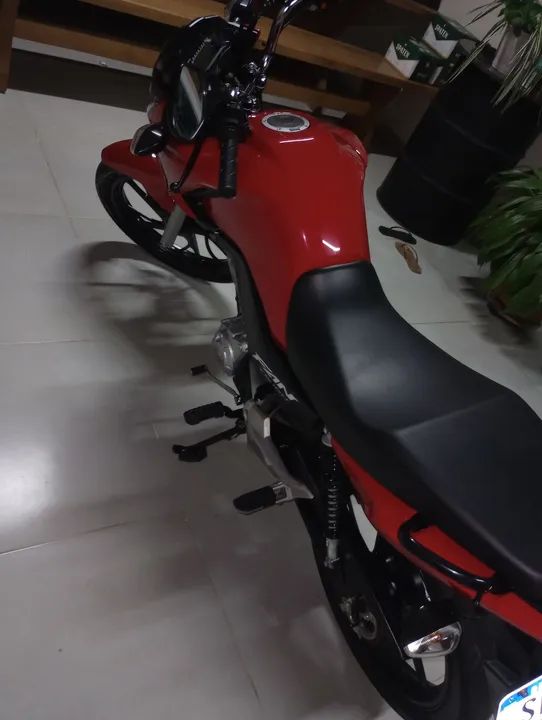 Moto Honda vermelha - Foto 4