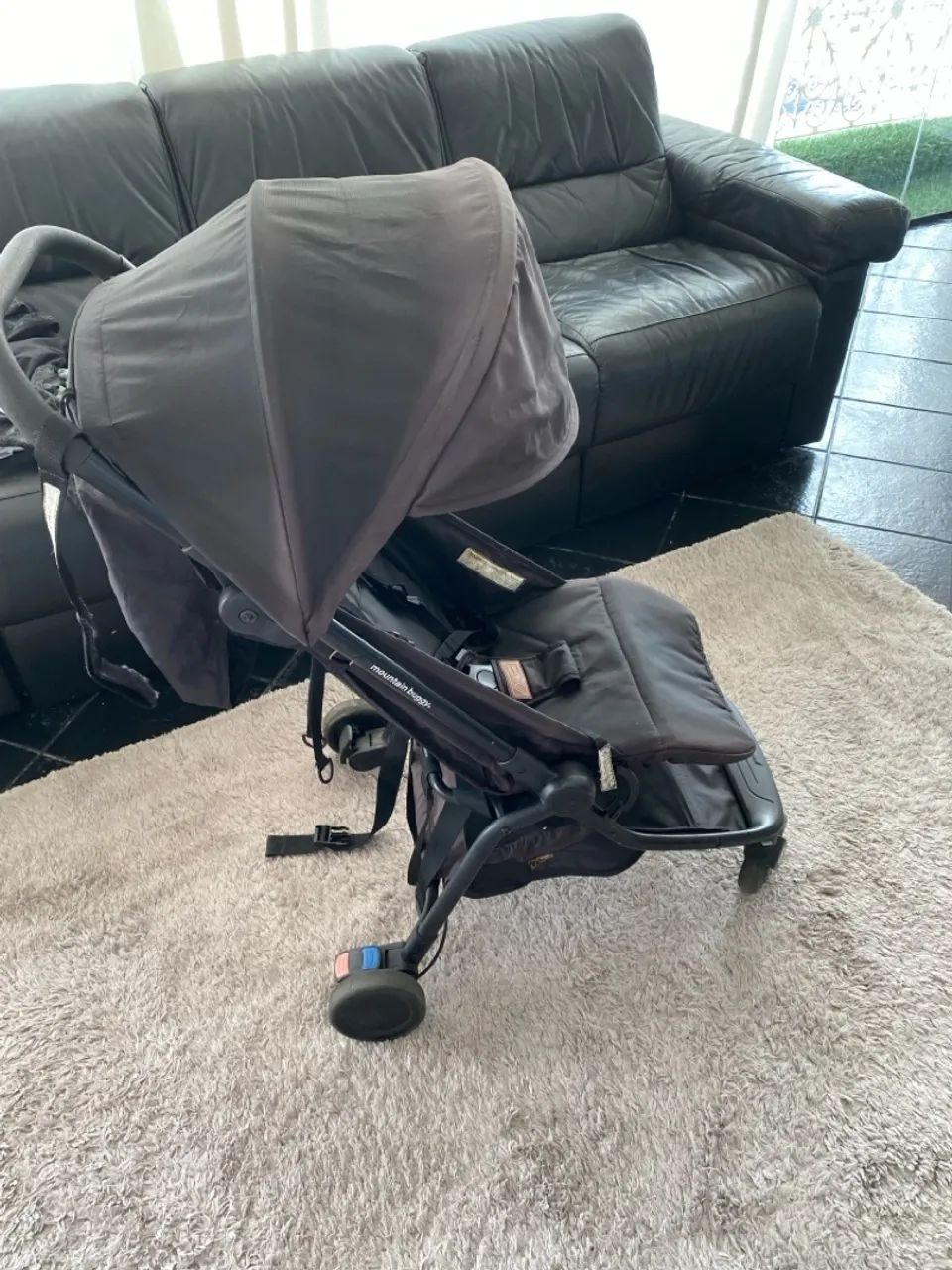 Carrinho de Bebê Dobrável mountain buggy  - Foto 5