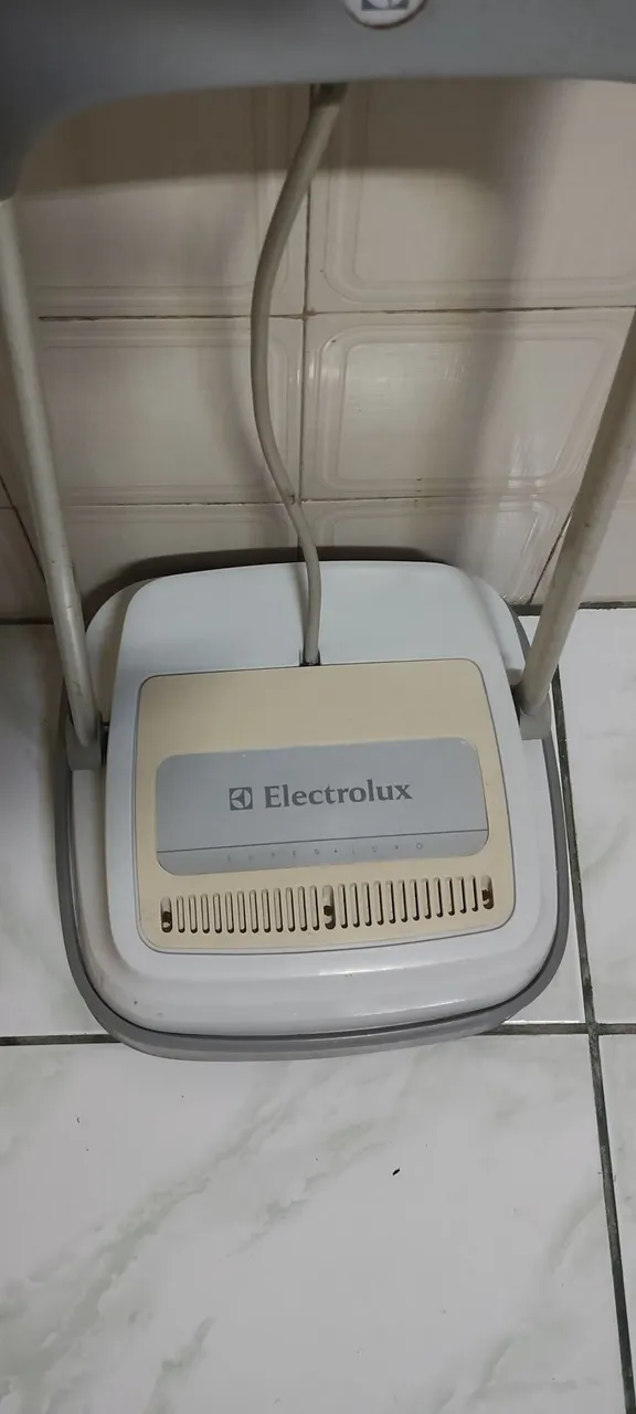 Enceradeira Eletrolux Super Luxo