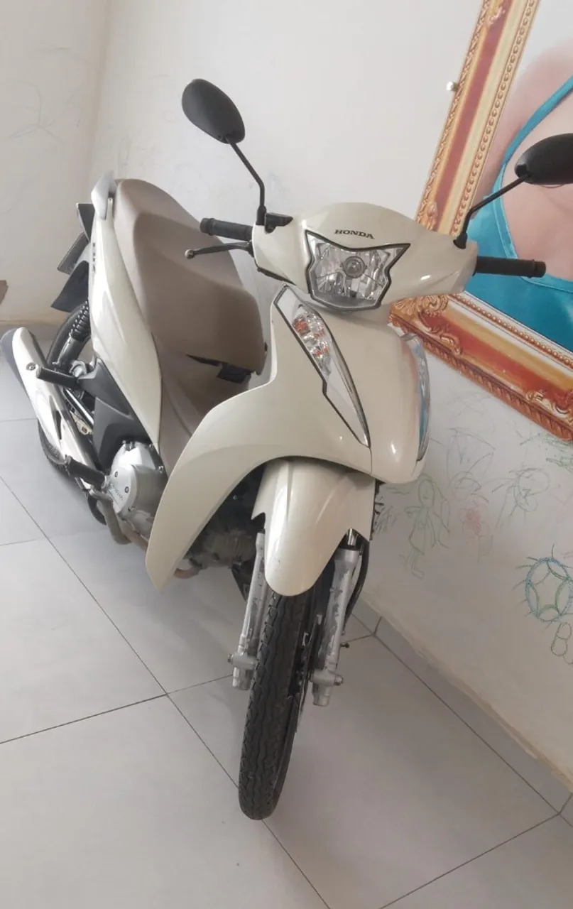 Vendo Honda Biz 125i Flex Ano/Modelo: 2023/2024 Cor: Branca