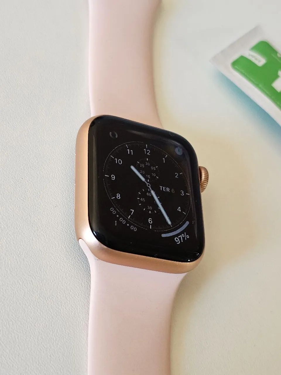 Apple Watch Series 6 40 mm rosé seminovo + 11 pulseiras + 2 películas de acrílico  - Foto 6