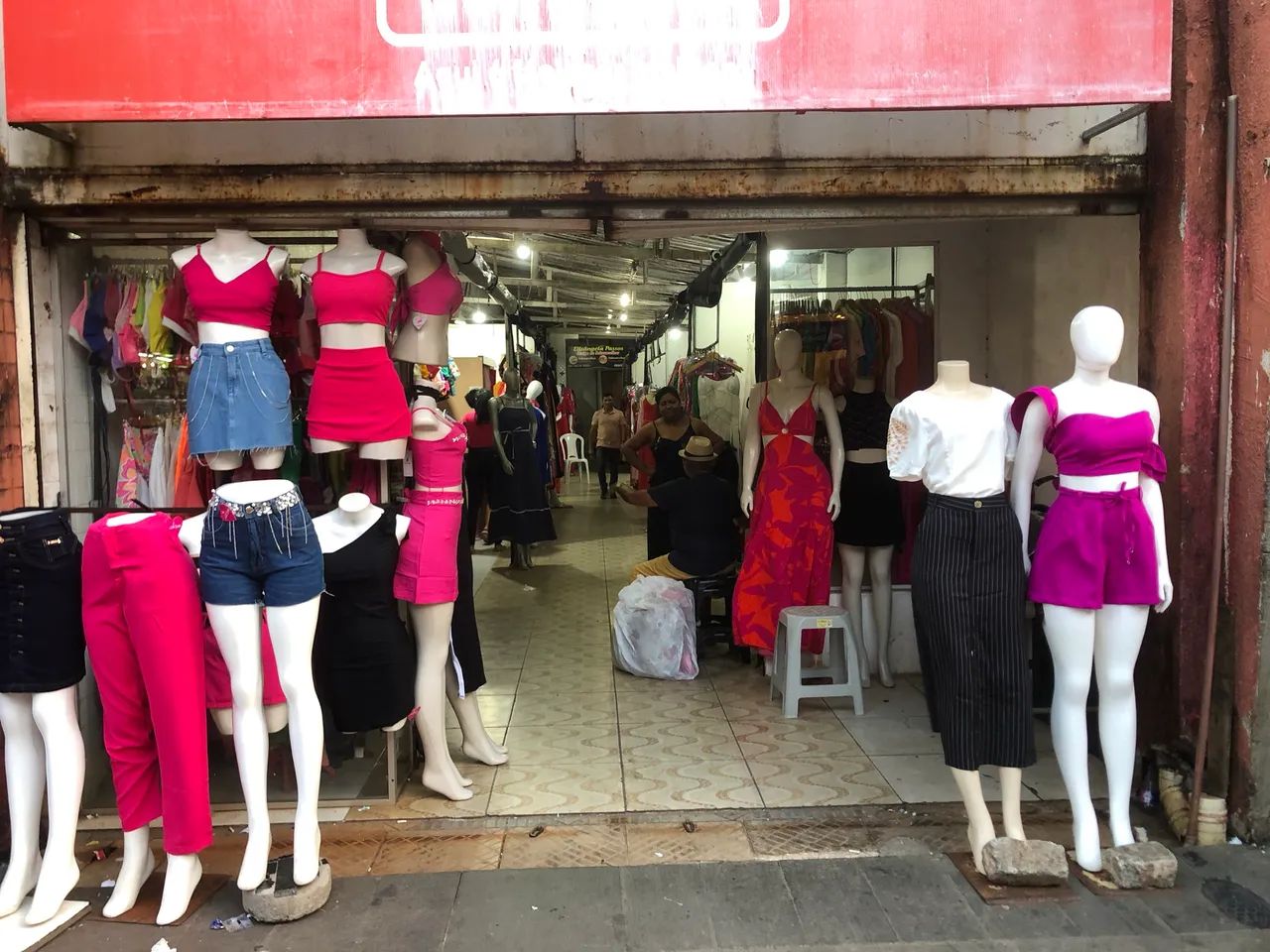 ALUGO PONTO COMERCIAL NA RUA GRANDE