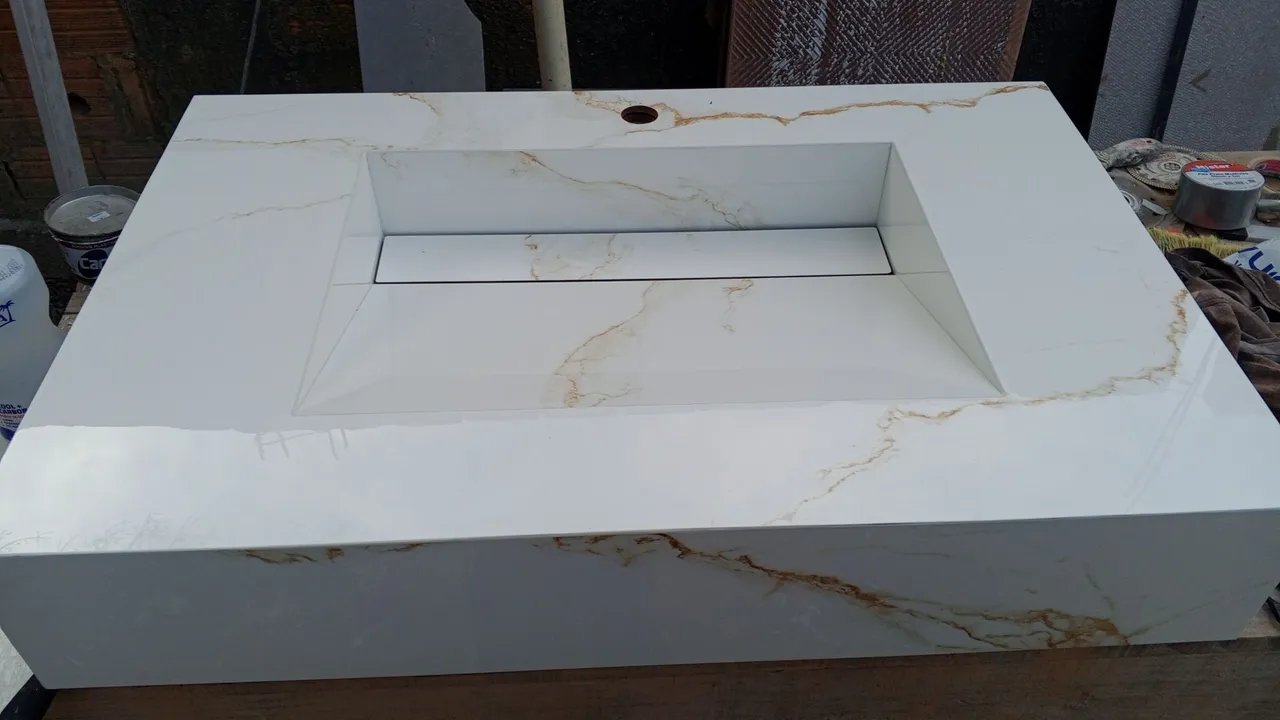 Cuba de Banheiro em Porcelanato Marmorizado