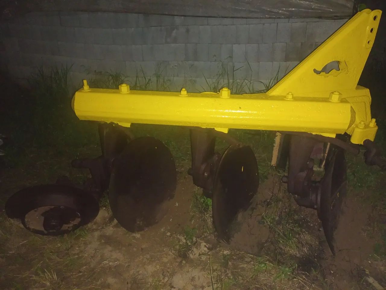 Arado tatu 3bacia bom em uso 