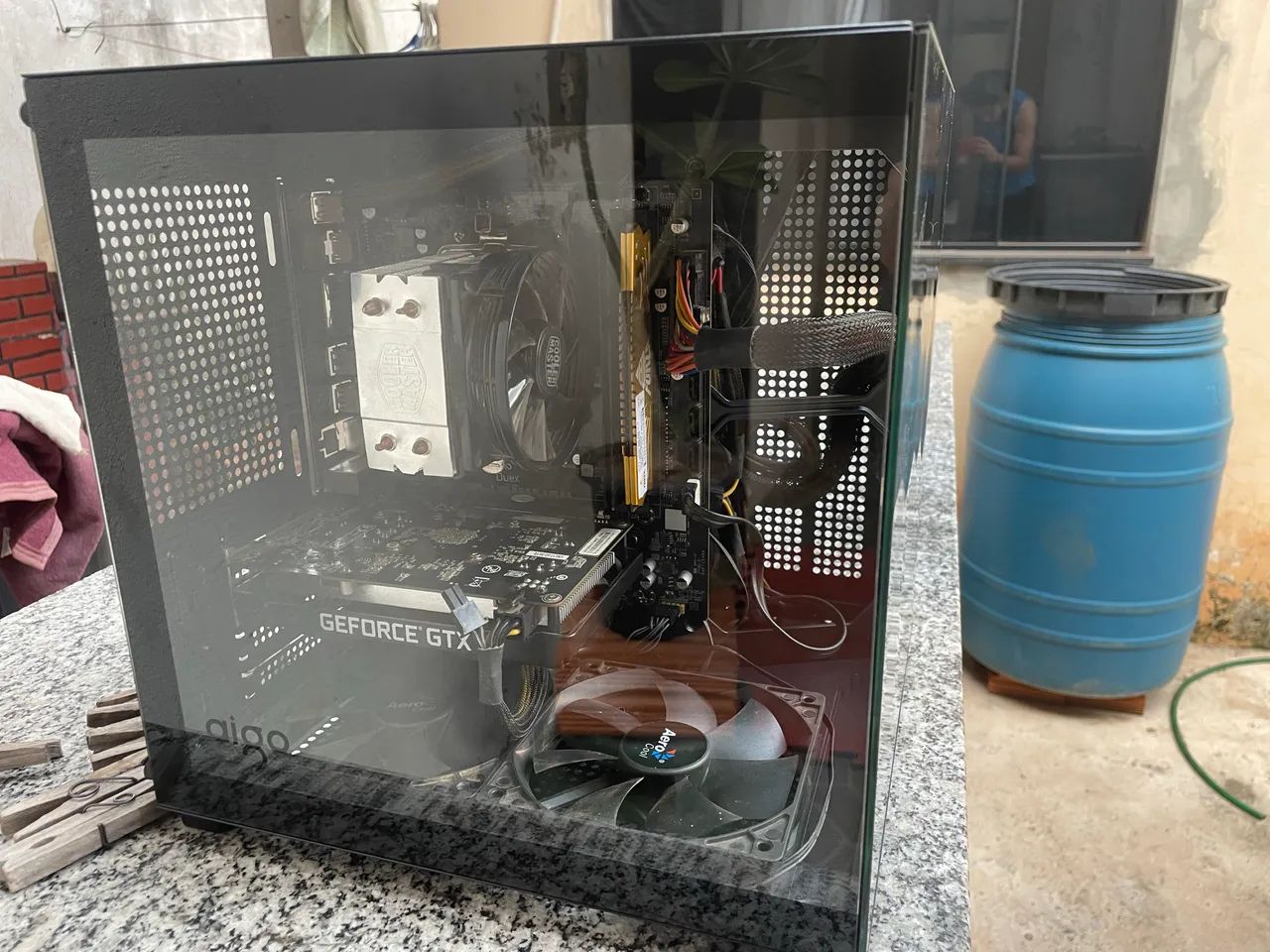 Dois pc gamer e dois monitores 64529519581955120