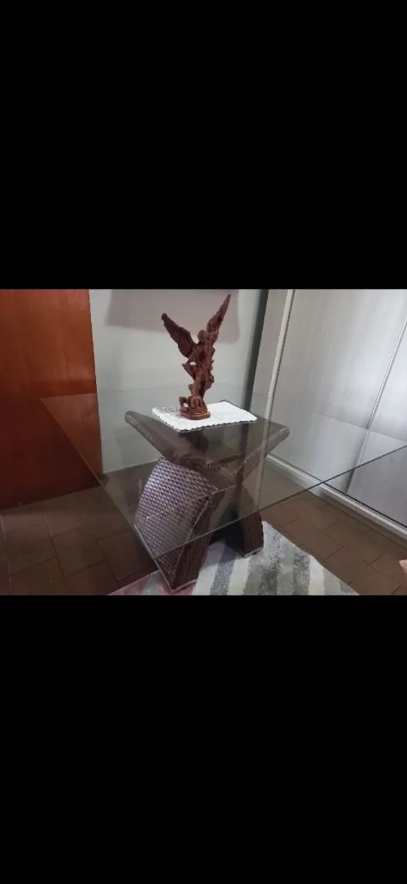 Mesa de jantar com tampo de vidro