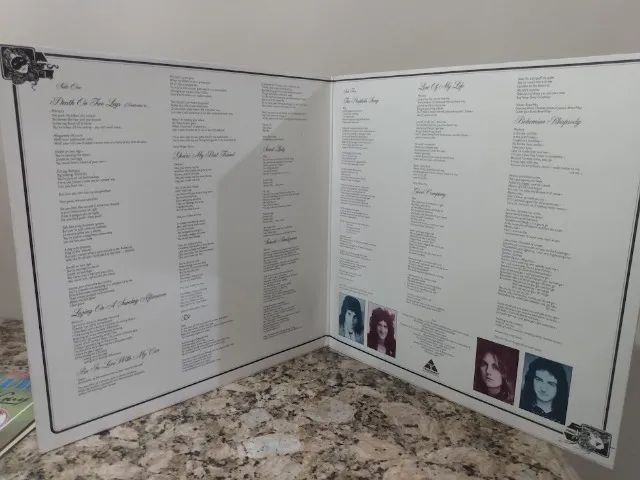 03 Discos vinil Queen / Freddie Mercury - Foto 3