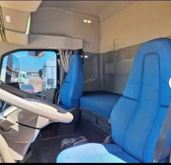 Caminhão Volvo FH Globetrotter 6x4 2023 - Foto 6