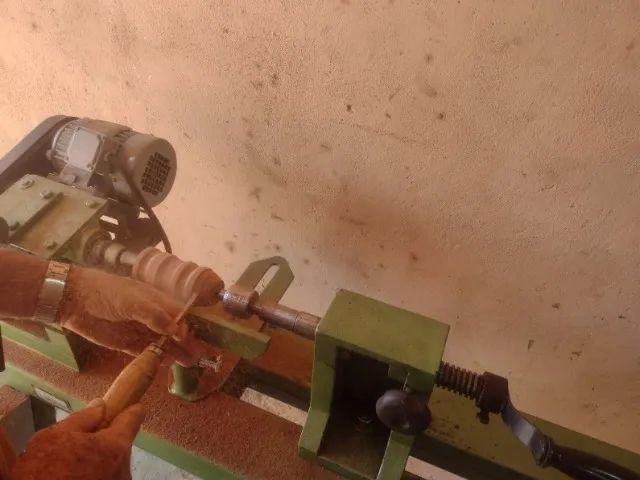 Torno para madeira (vídeo) - Foto 2