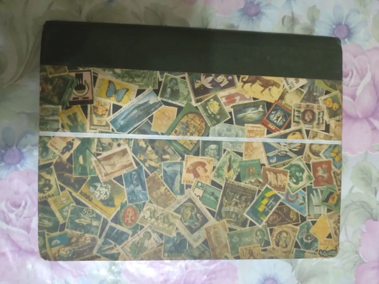 Livro Antigo com selos antigos 