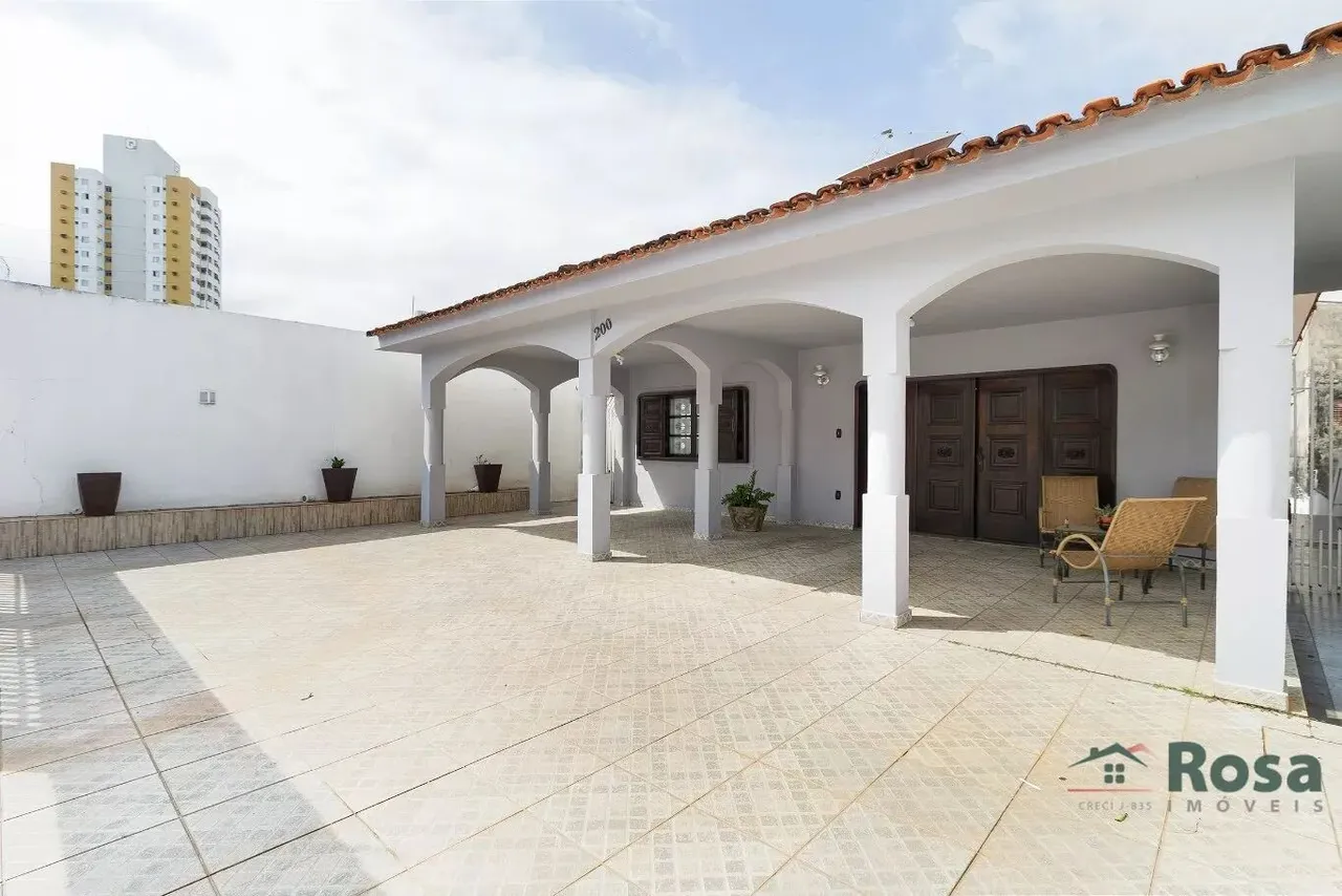 Imóvel Amplo à Venda para Fins Residencial e Comercial, com 4 Quarto(s), sendo 1 Suíte, pi