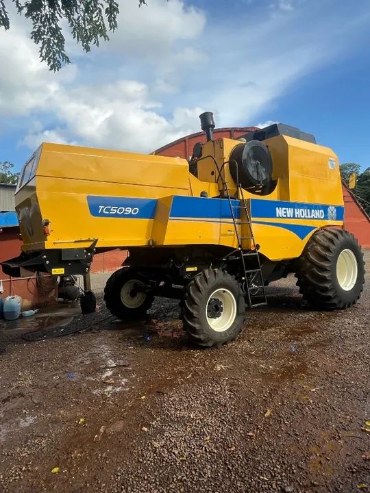 COLHEITADEIRA TC 5090