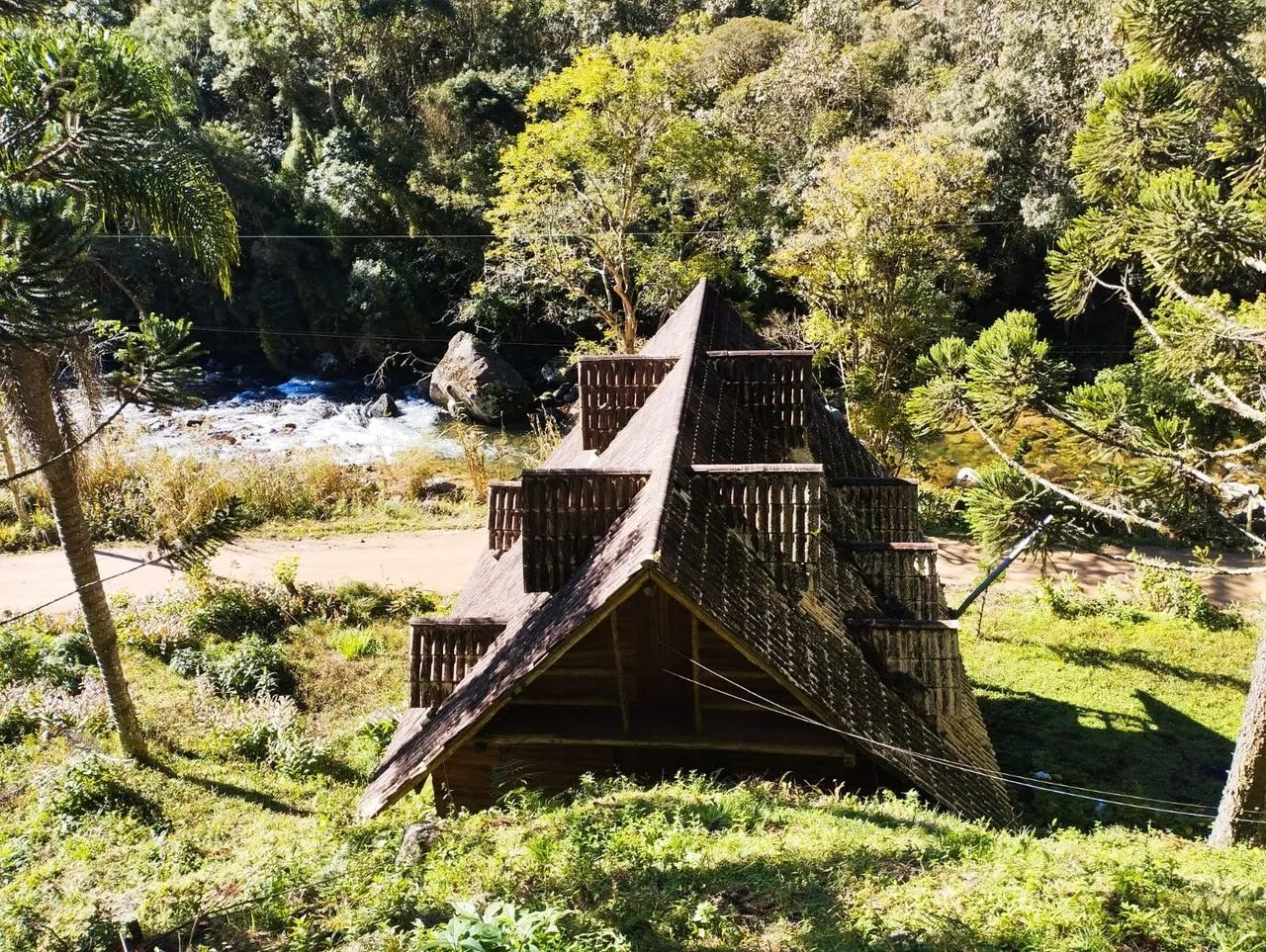 ANITÁPOLIS/SC - Belíssimo chalé em frente ao Rio 25hectares 