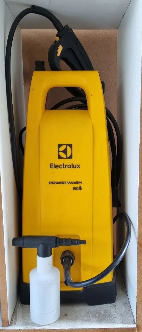 Lavadora de Alta Pressão Electrolux Power Wash Eco EWS30 1800psi com Bico Vario   - Foto 2