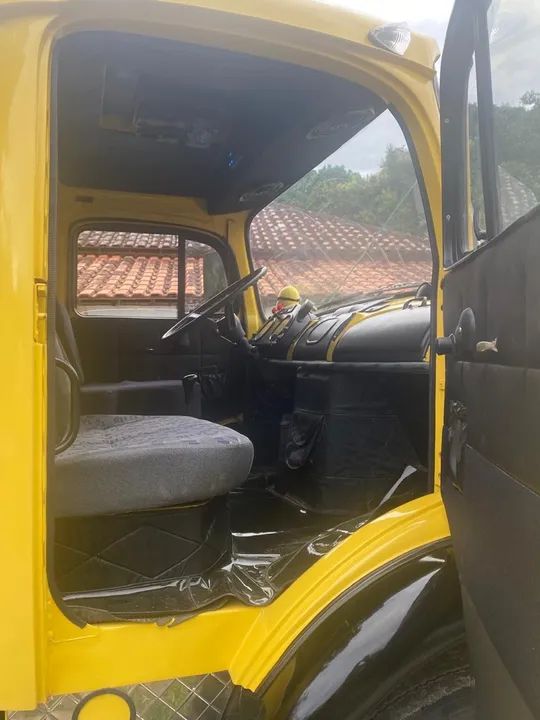 Caminhão caçamba Mercedes-Benz 1113 - Foto 12