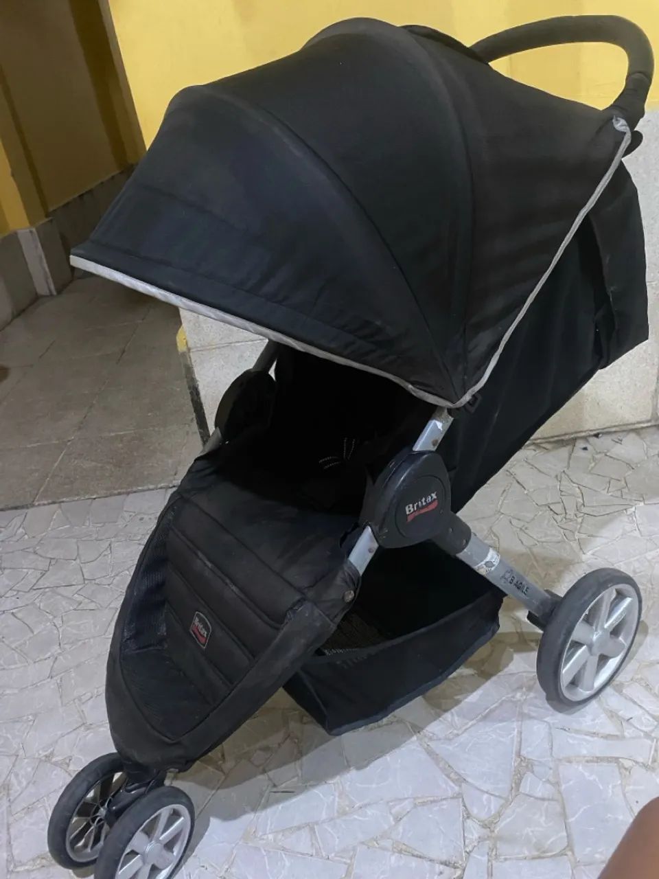 Carrinho de bebê BRITAX em bom estado  - Foto 6