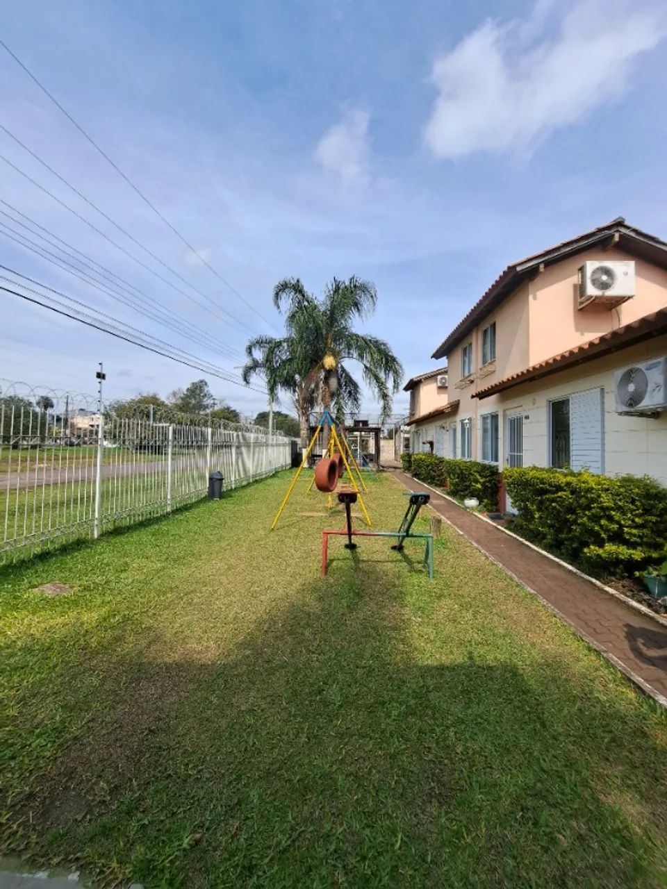 Sobrado 3 d c/box, condomínio fechado, piscina,salão de festas,próx ônibus, mercado,escola - Foto 12