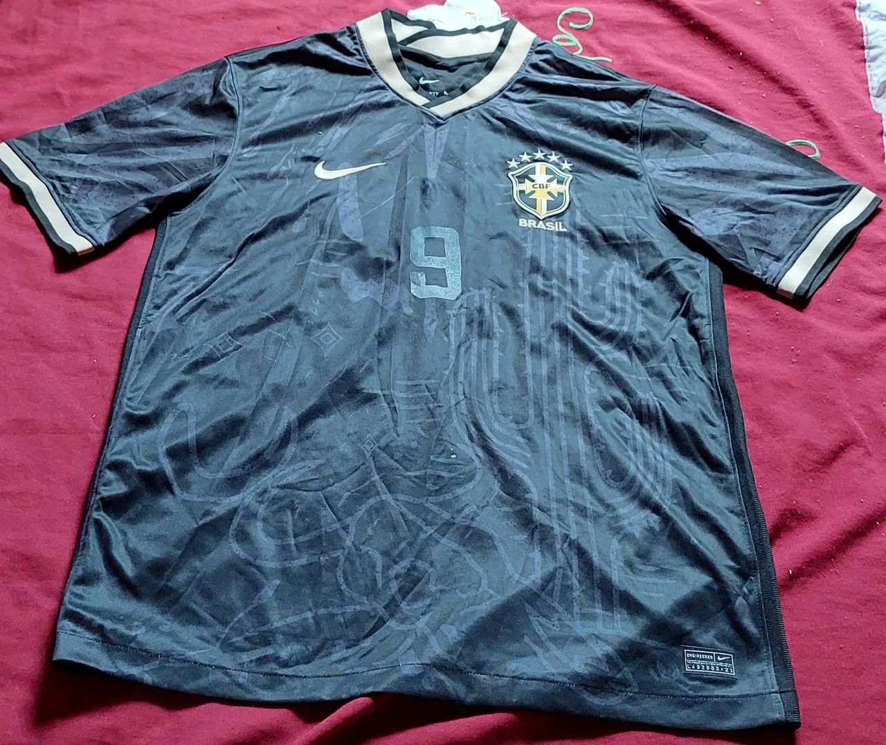 Camisa do Brasil - Nike - Tamanho G - usada. 