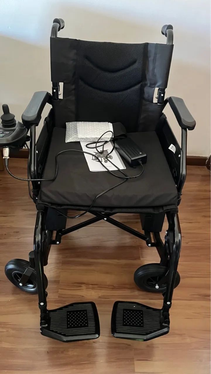 Cadeira de Rodas Elétrica com Joystick - Foto 2