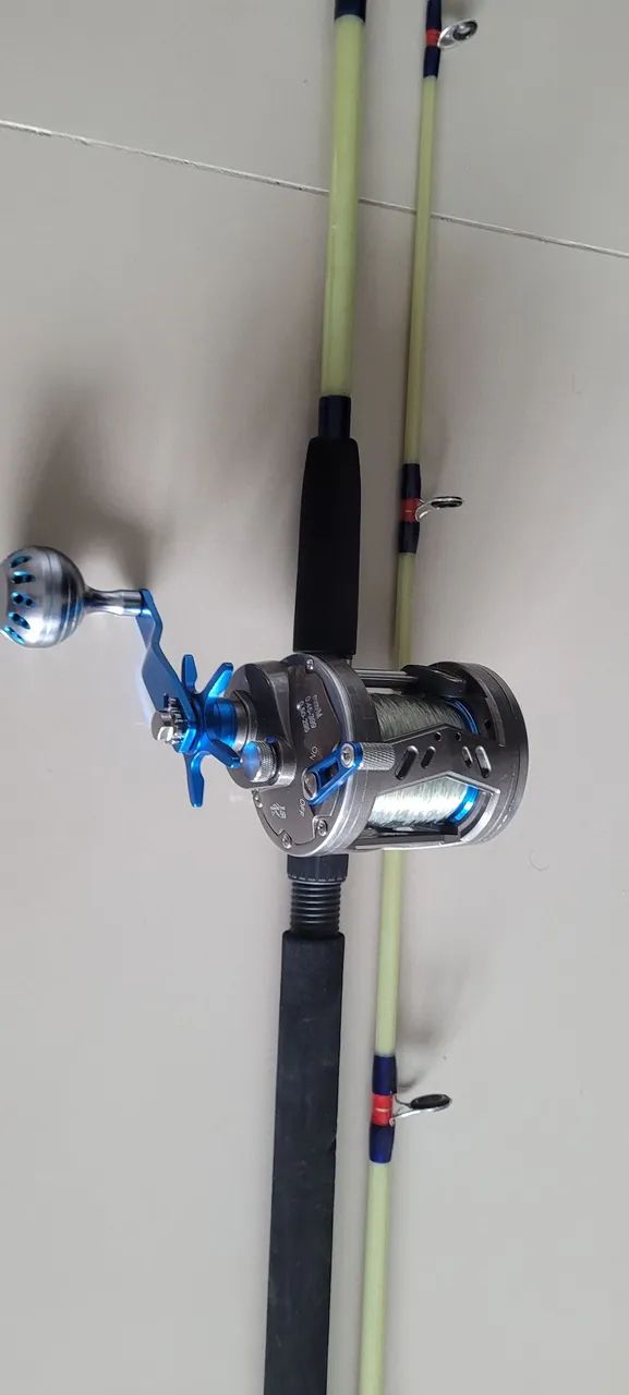 Conjunto Carretilha Sougayilang esquerda vara 80lbs linha Ottoni Platinum 0,80mm
