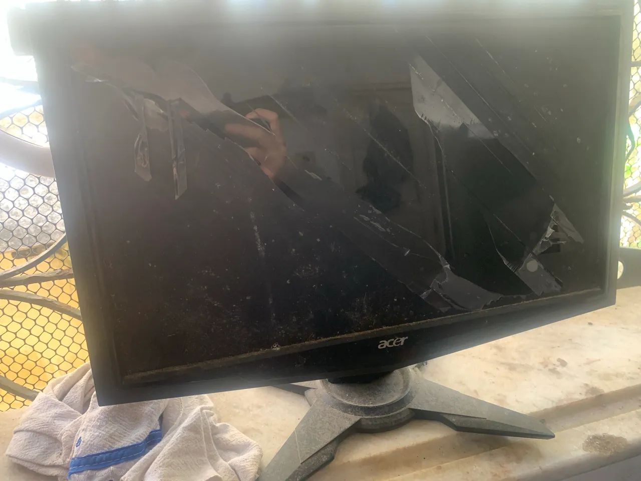 MONITOR ACER 18.5 POL COM DEFEITO ( RETIRADA DE PEÇAS)