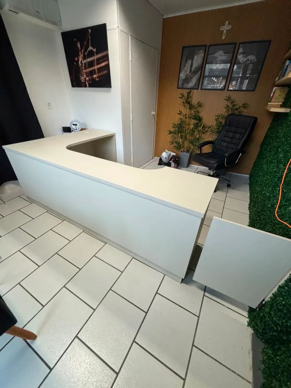 Mesa pra escritório MDF em L 2,40x1,40m - Foto 3