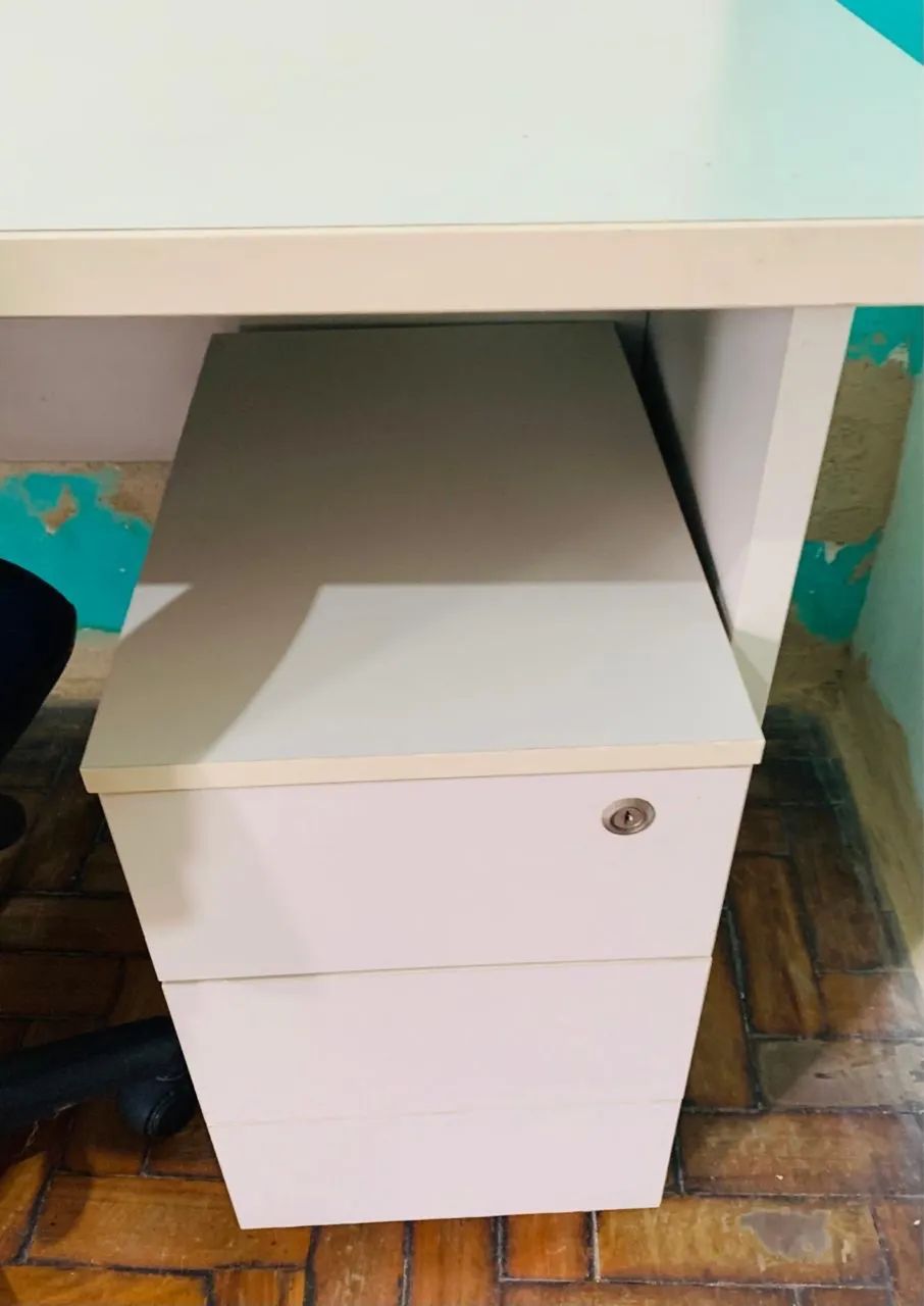 Mesa de Escritório com Gaveteiro + Cadeira - R$ 250,00 - Foto 3