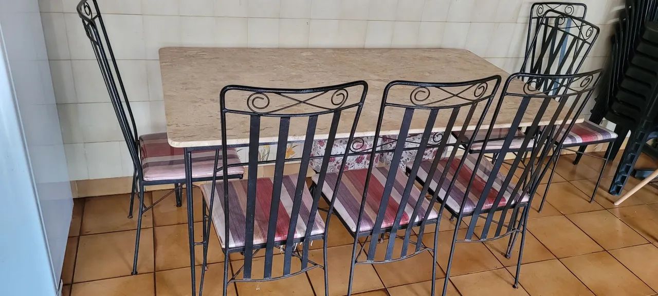 Mesa de ferro com 6 cadeiras - Foto 2