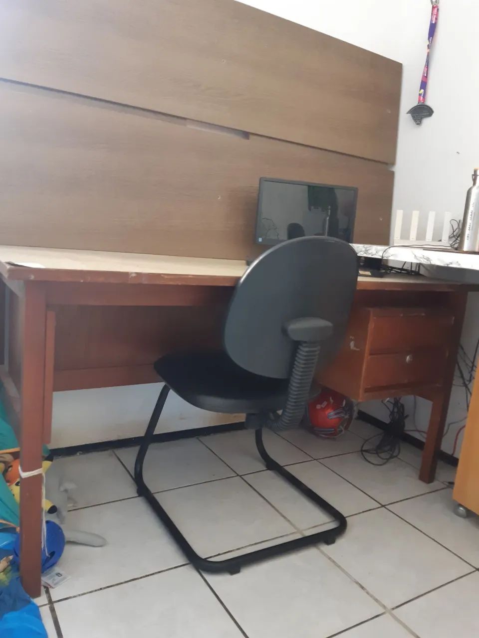 Cadeira de escritório sem rodinha - Foto 2