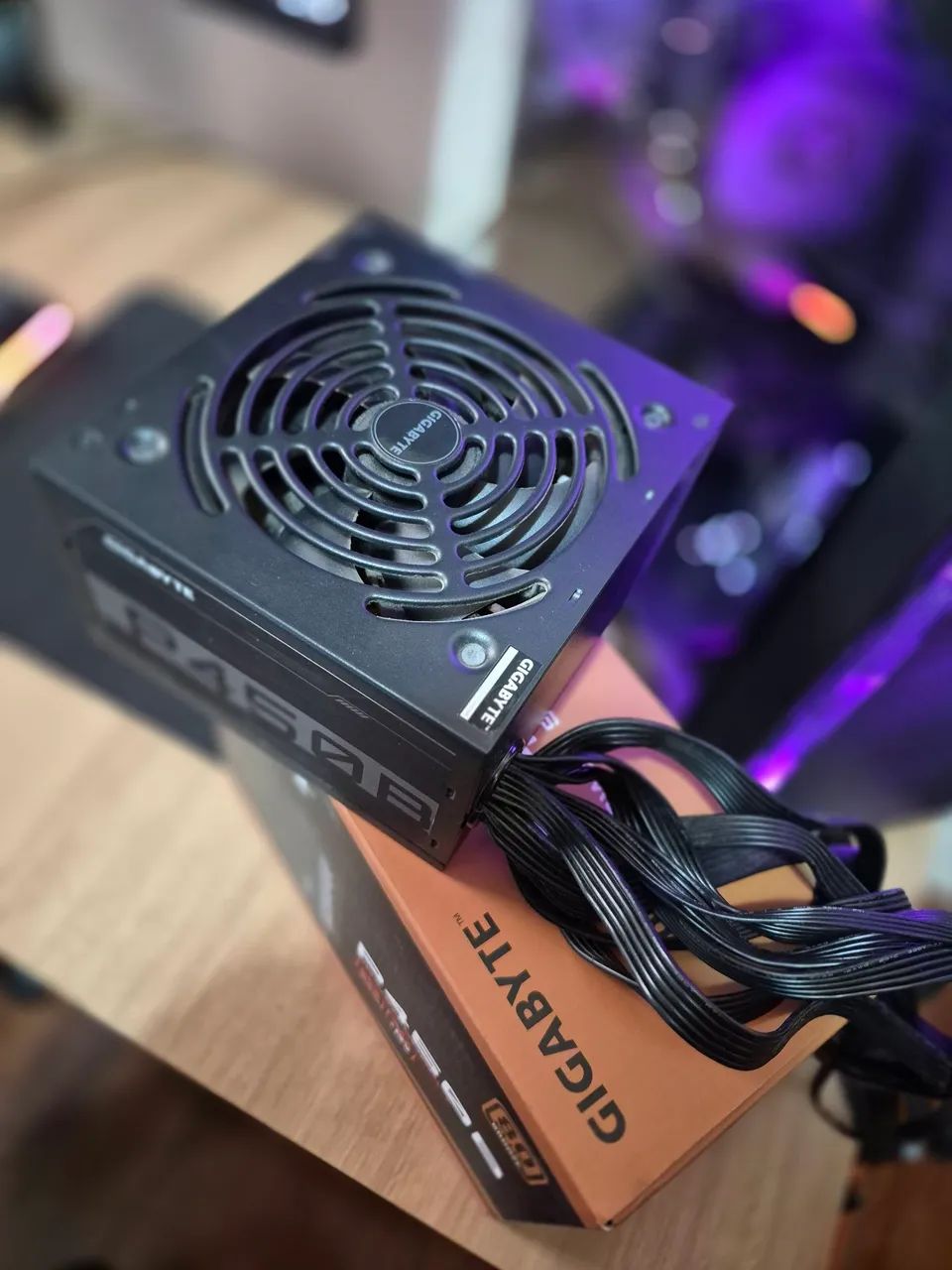 Fonte GIGABYTE P450B 450W - 80 Plus Bronze + PFC Ativo - Foto 2