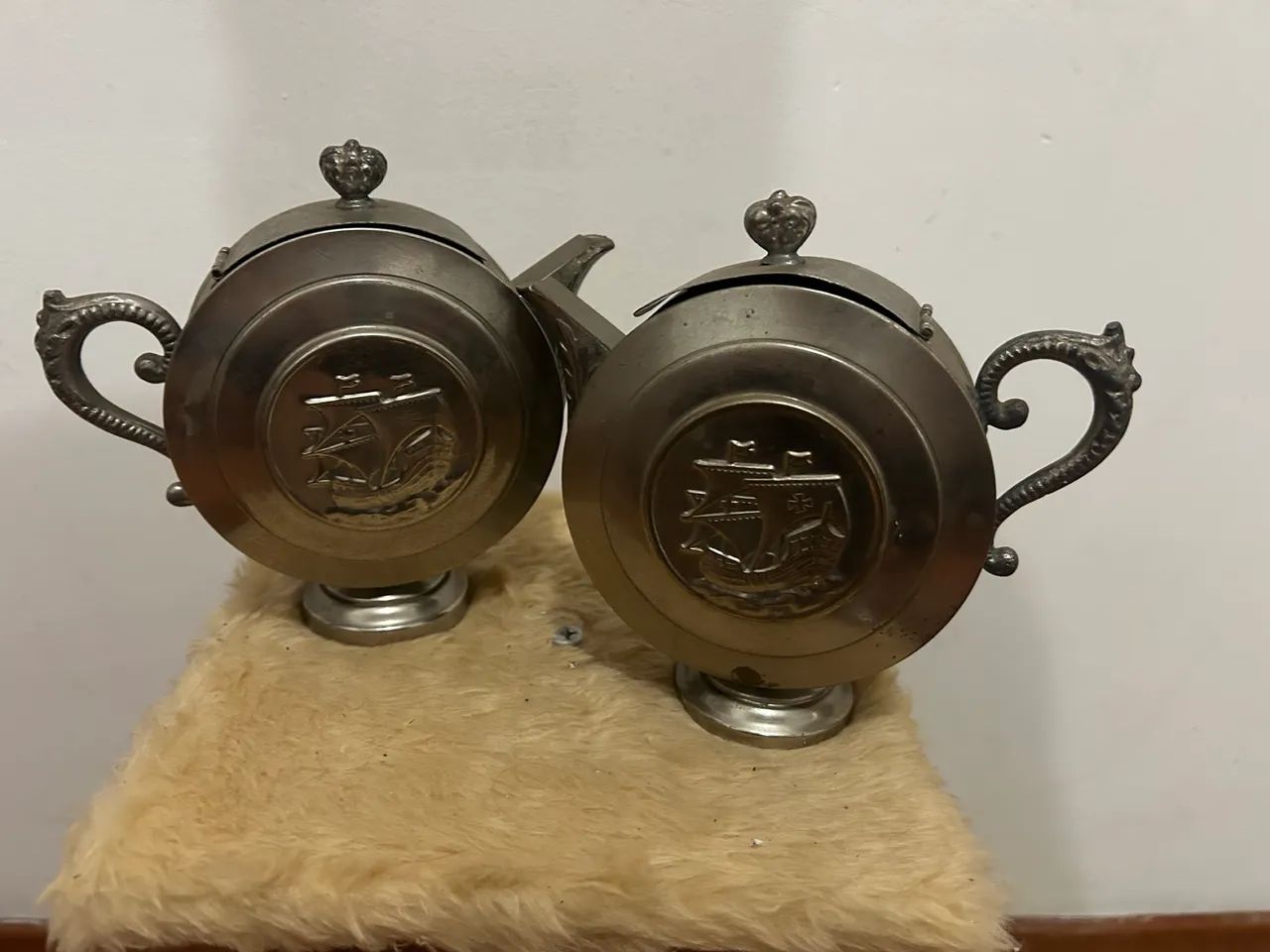 Bules antigos Barile metal prateado 