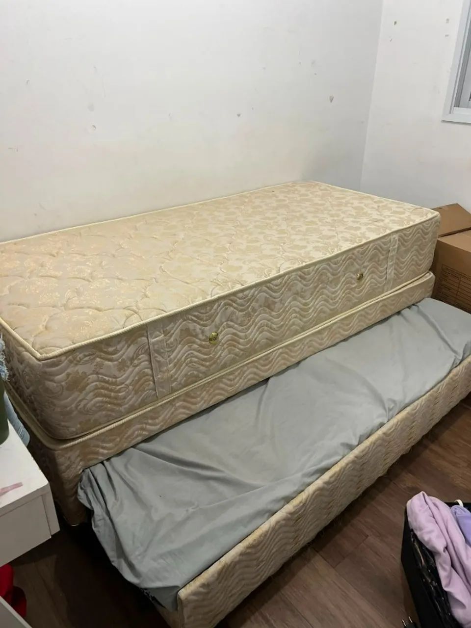 Cama Auxiliar Solteiro Seminova com Colchão - Excelente Estado - Foto 3