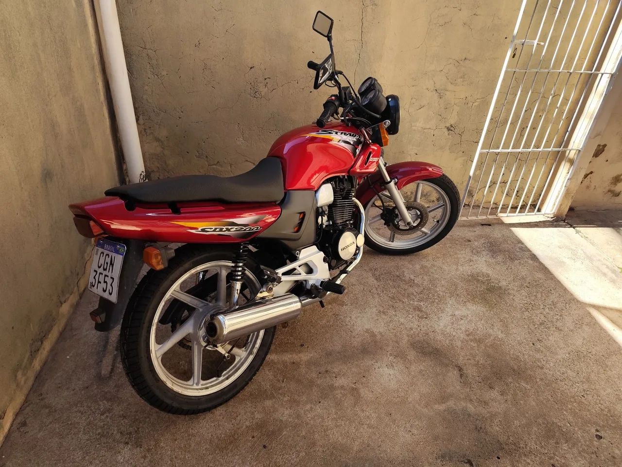 CBX 200 Strada  - Foto 2