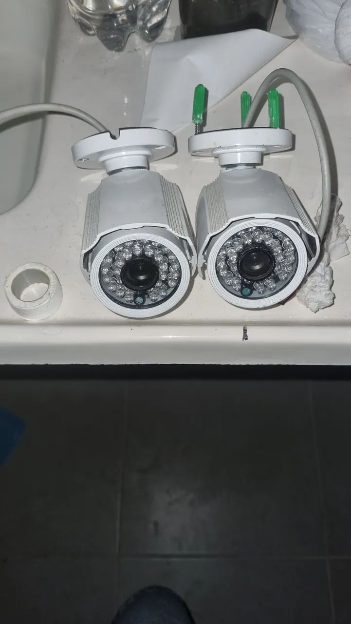 Duas câmeras Neocam.
