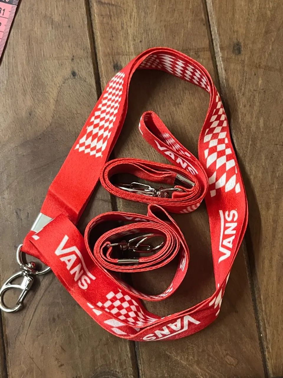 3 chaveiros de pescoço vans vermelho - Foto 4